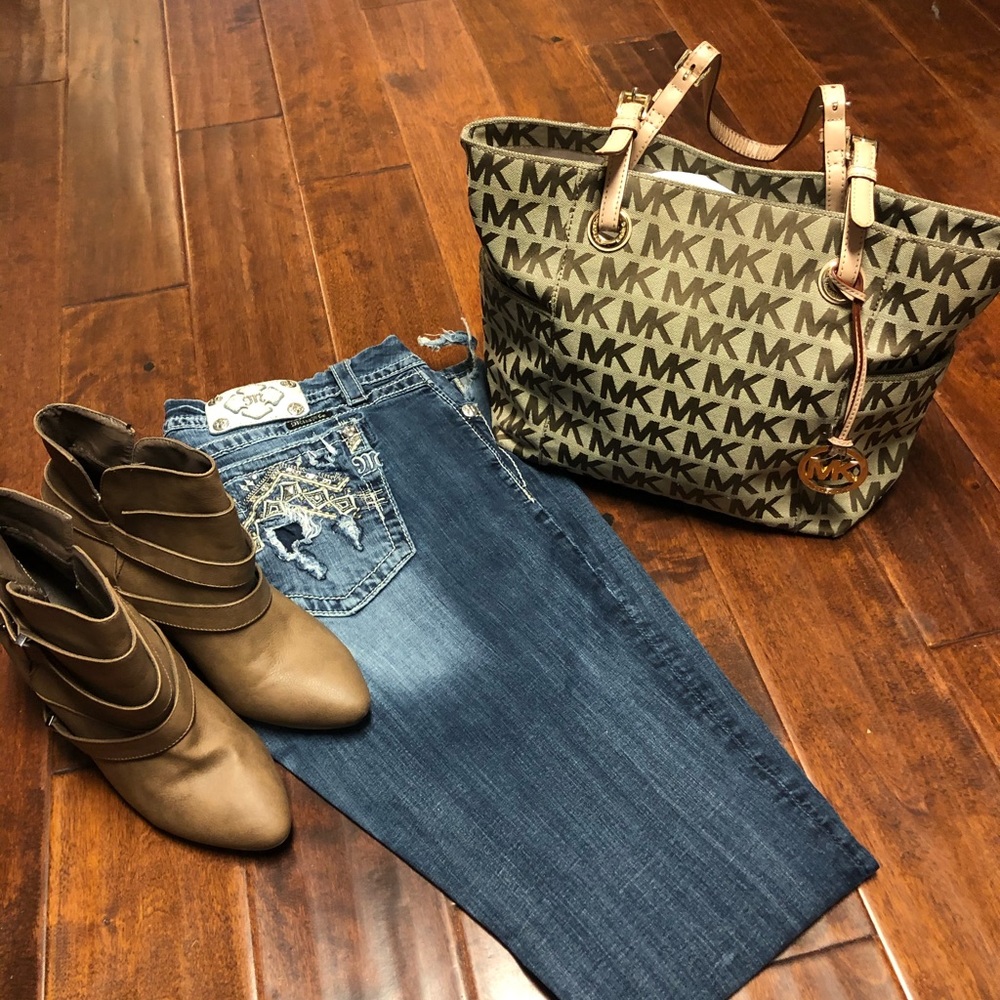 *FINAL MARKDOWN* Michael Kors bag $50